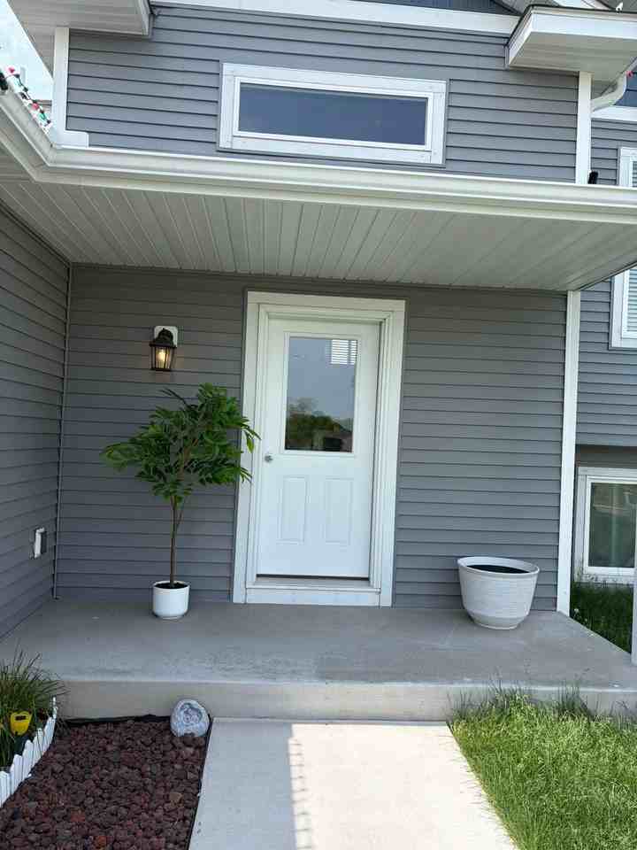 422 19th Ave N #NA - Photo 2 of 8