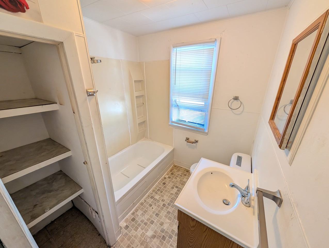 405 Northampton St #B - Photo 2 of 4