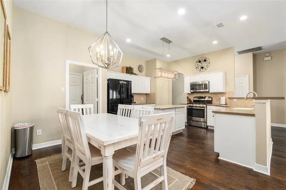 1910 Caroline Ave #NA - Photo 7 of 21