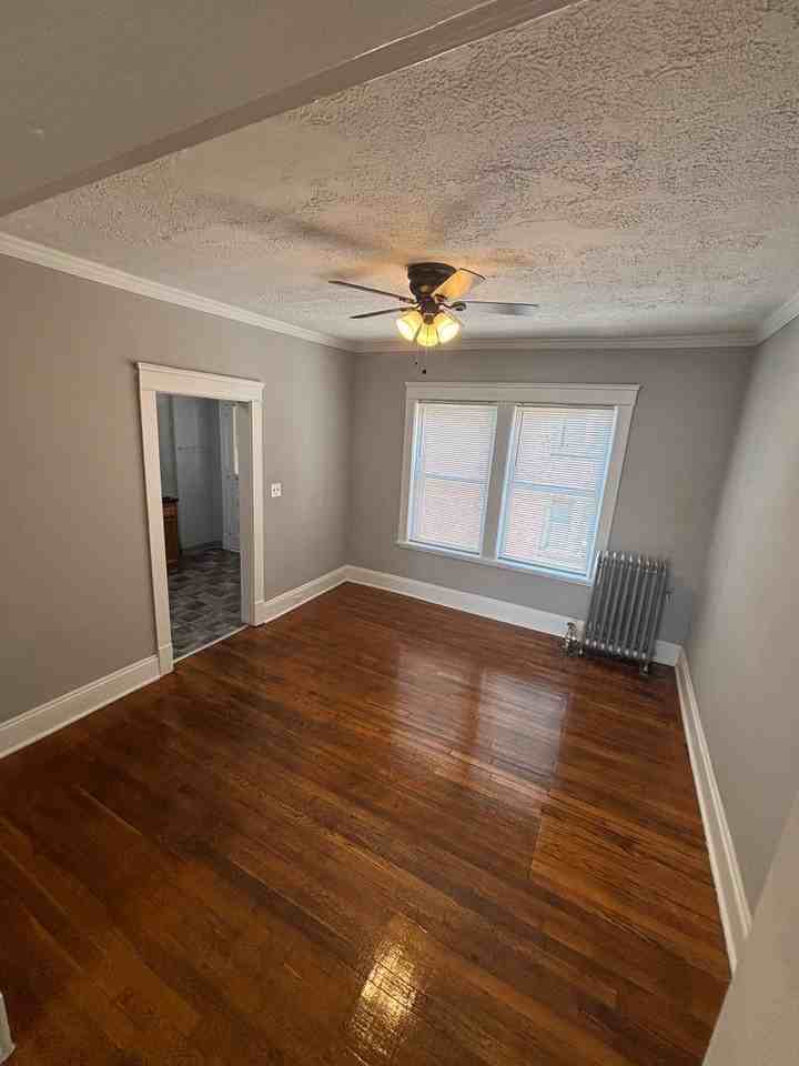 1212 Donald Ave #12 - Photo 6 of 9