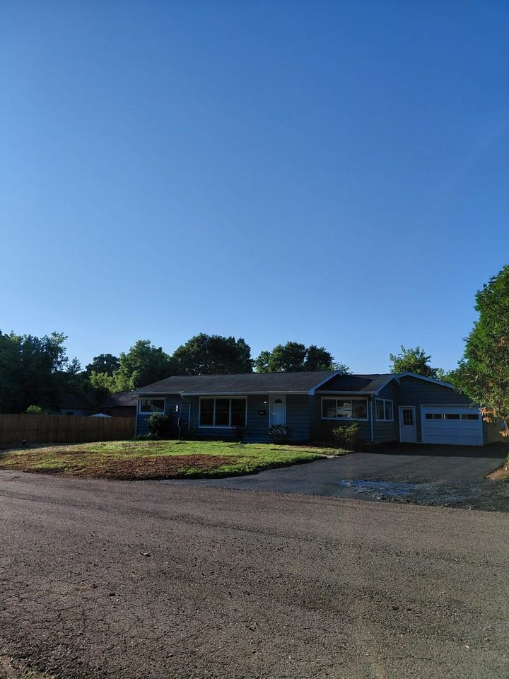 111 Randall Ave #NA - Photo 2 of 20