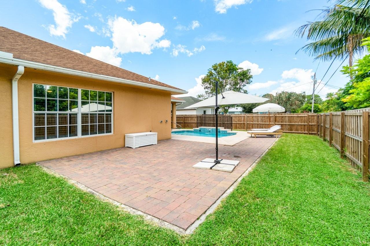 3461 Sw Funtuna St #NA - Photo 3 of 40