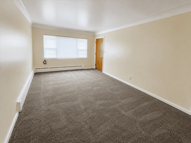 223 W Washington Ave #1B - Photo 3 of 6