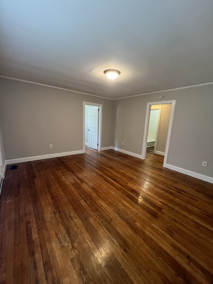 414 W Wilkins St #414 - Photo 3 of 12