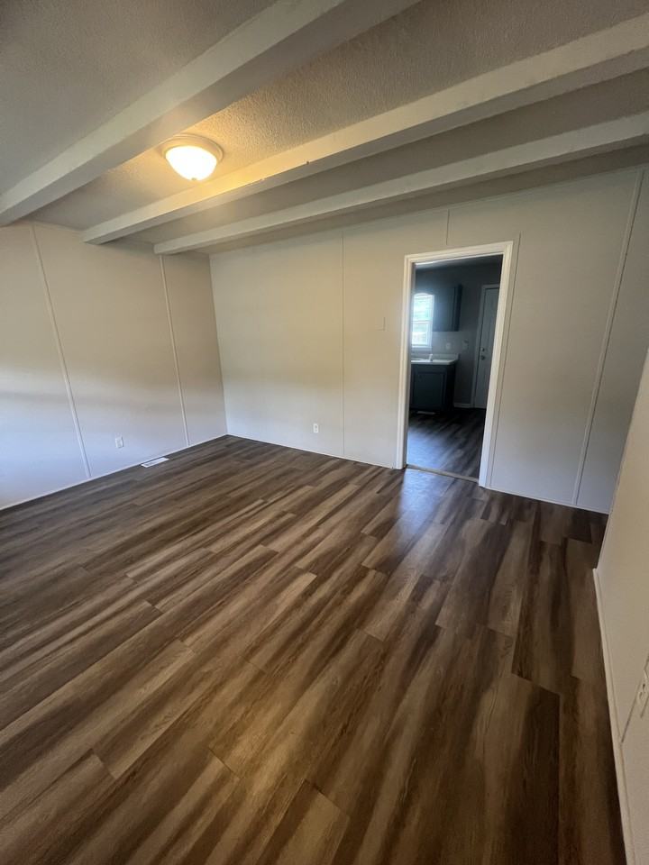 5607 Agner Dr #B - Photo 3 of 8