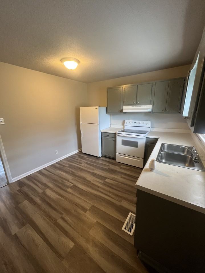 5607 Agner Dr #B - Photo 4 of 8
