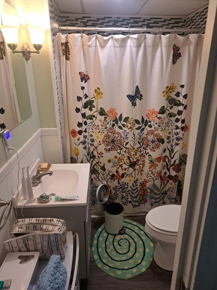 377 Pearl St #1 - Photo 3 of 19