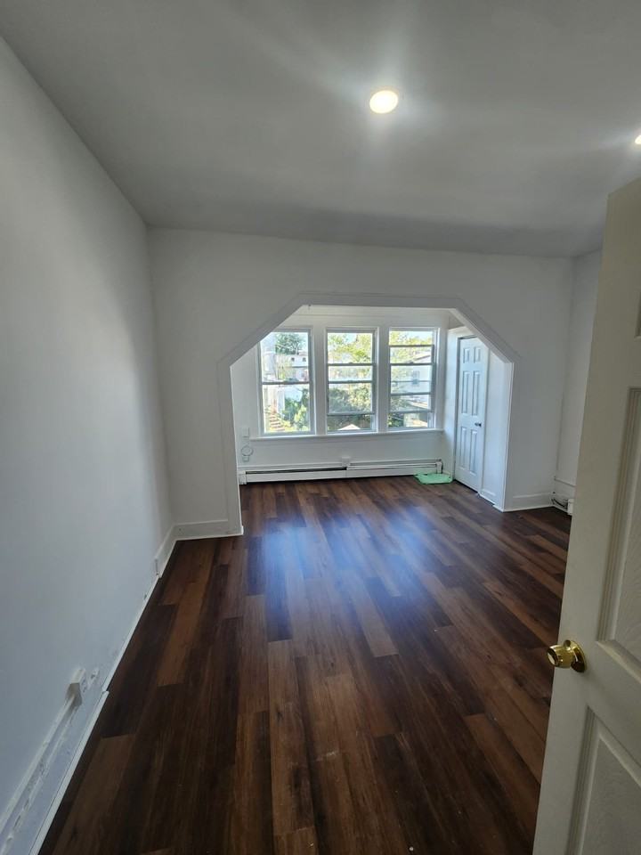 112 Birch St #1stFL - Photo 2 of 4
