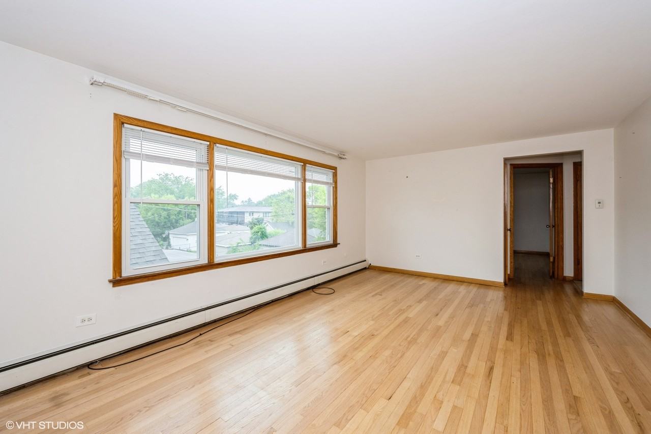 6883 N Northwest Hwy #2R - Photo 3 of 10