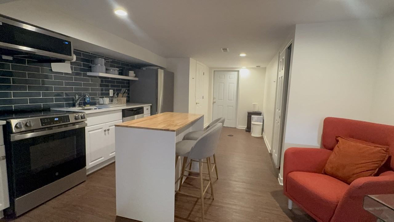 5333 Arlington St #1STUDIO - Photo 2 of 16