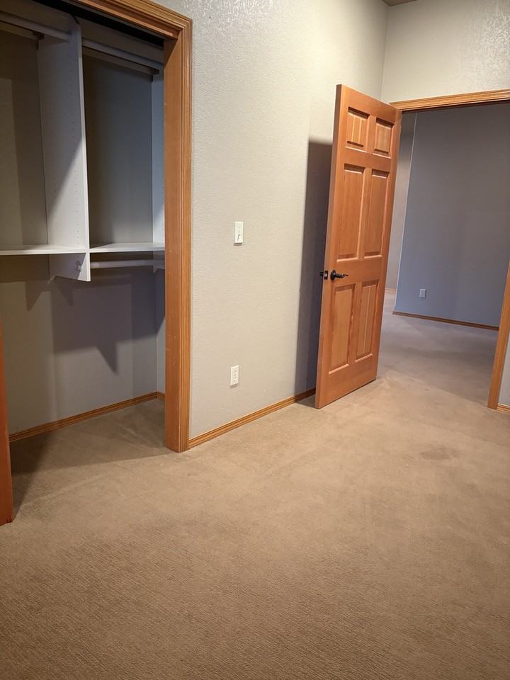 320 S Ella Ave #B - Photo 3 of 5