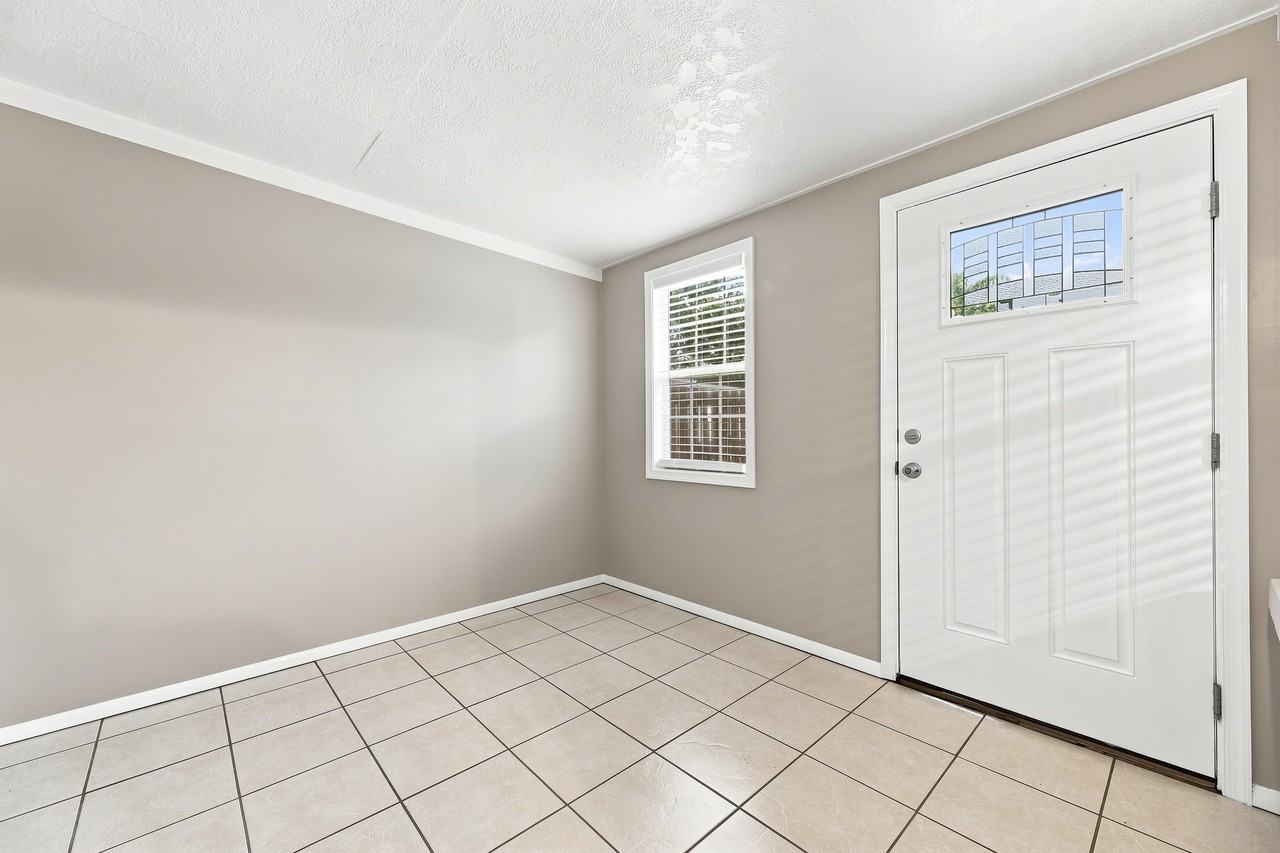 164 Cedar Ave #164 - Photo 2 of 20