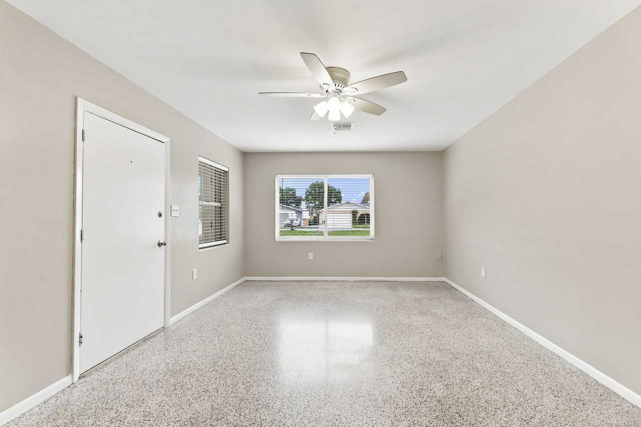 164 Cedar Ave #164 - Photo 4 of 20