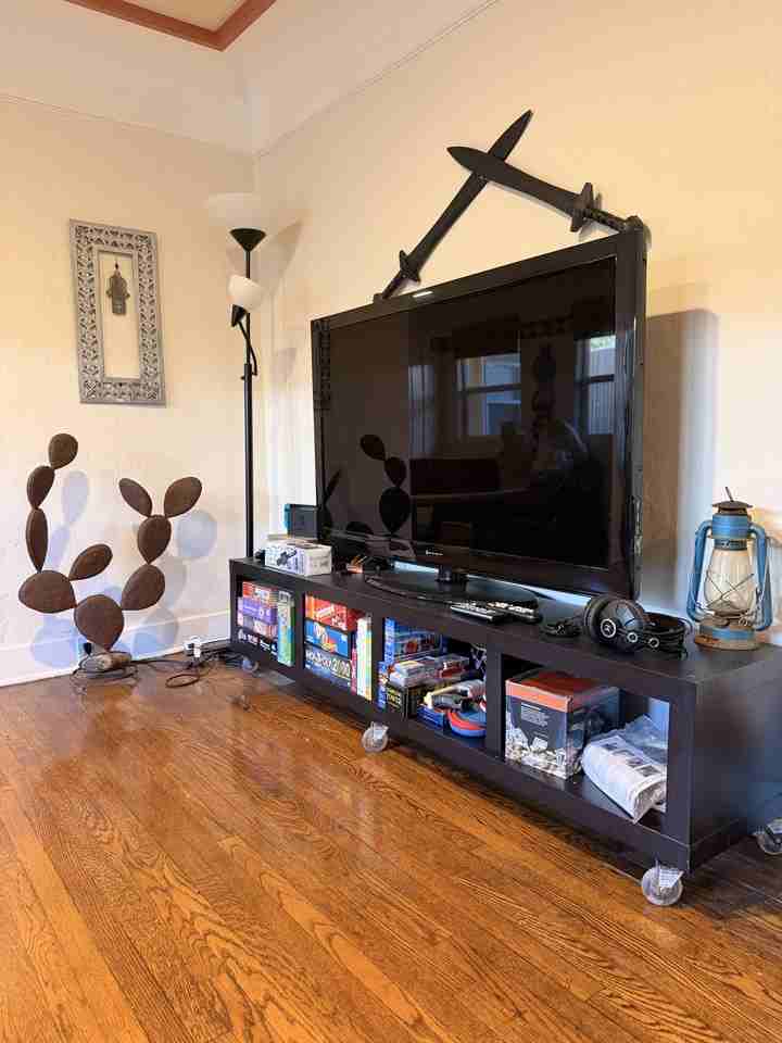 2346 Greenfield Ave #NA - Photo 5 of 20
