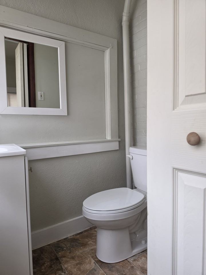 525 E Laurel St #NA - Photo 7 of 13