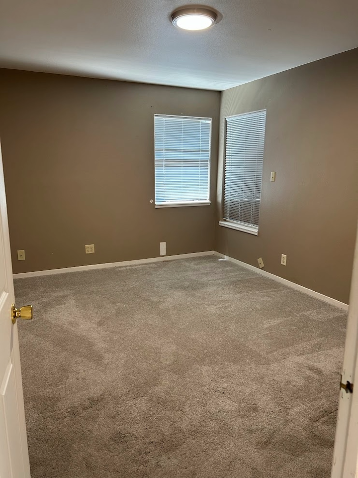 145 Poinsettia Ave #NA - Photo 5 of 8