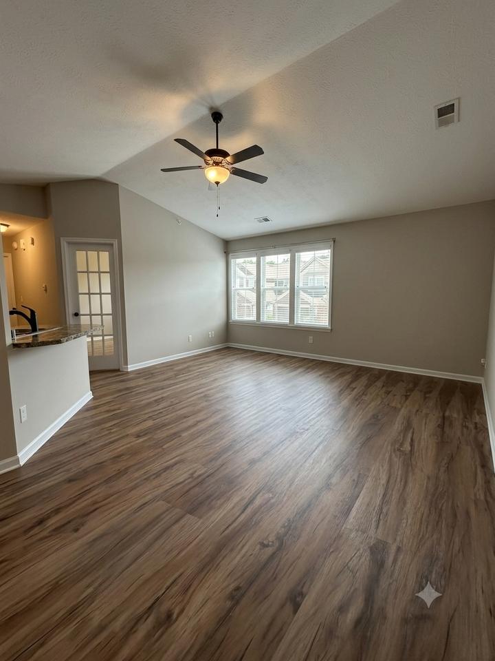 7431 Flintshire Dr - Photo 2 of 13