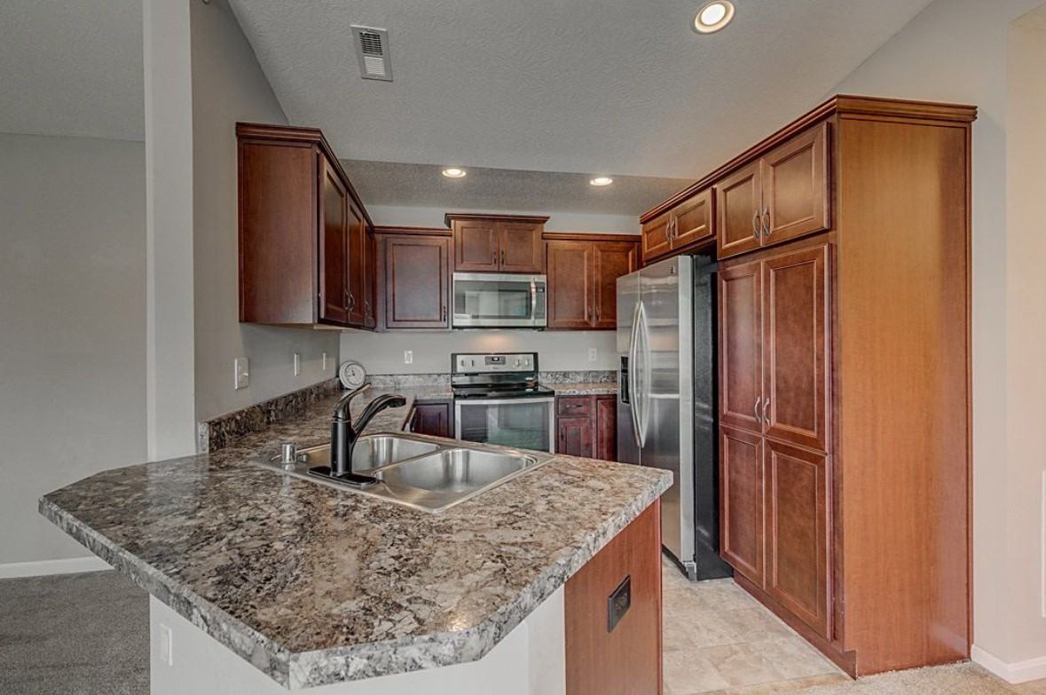 7431 Flintshire Dr - Photo 4 of 13