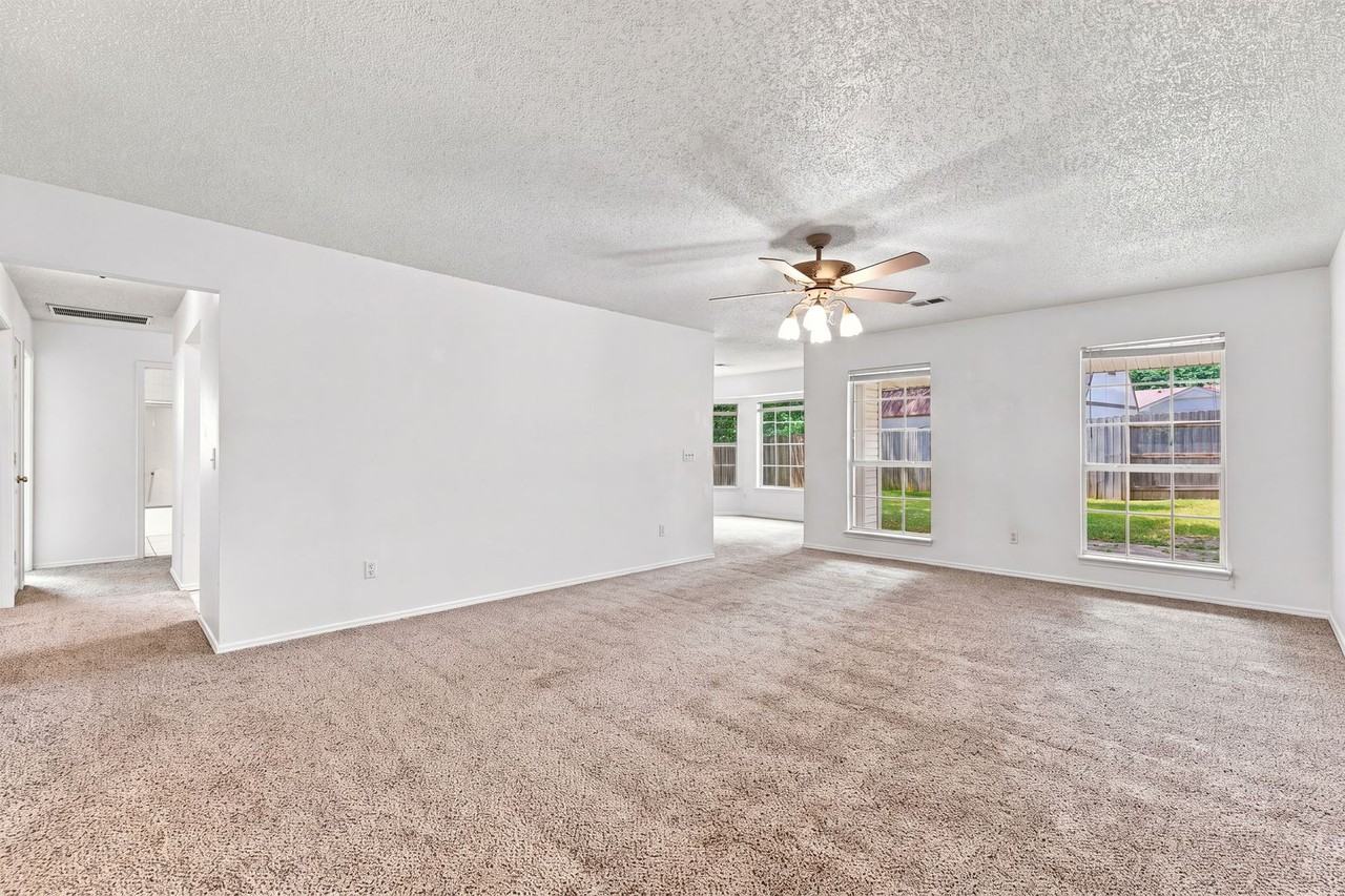 8737 Golf Creek Dr - Photo 3 of 21
