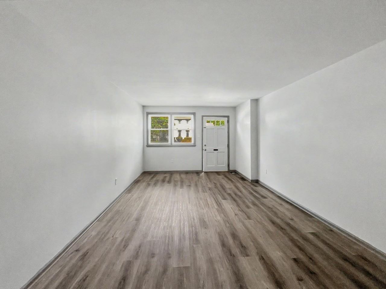 200 E. Maple Avenue - Photo 4 of 19