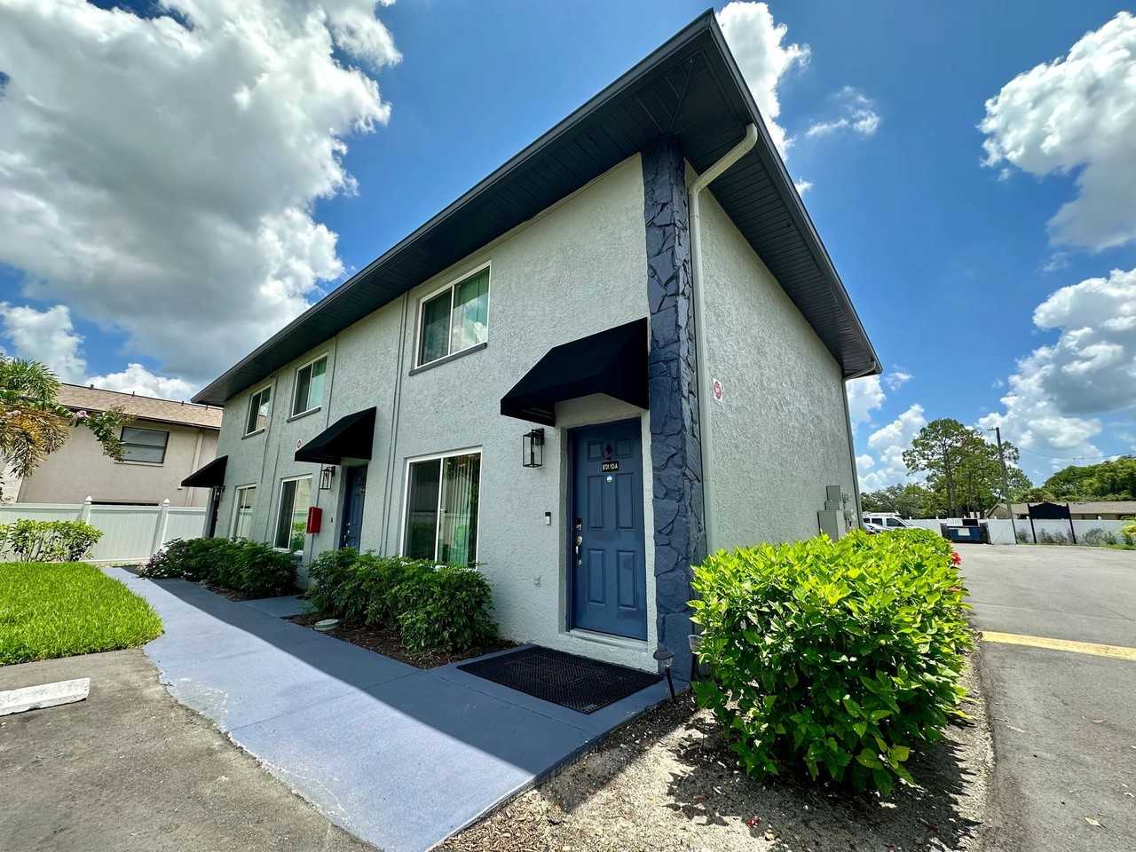 Village Townhomes - Photo 6 of 42