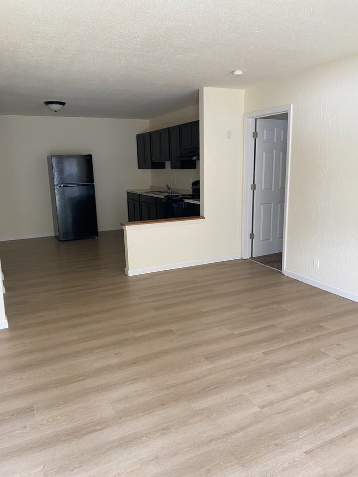 1526 Bertha Ln #B - Photo 2 of 3