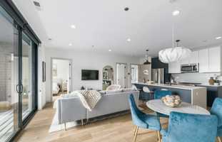 featured image of 516 W Arlington Pl