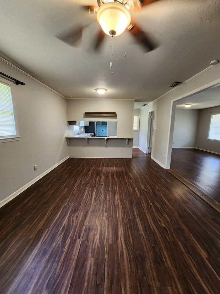 1218 Thomwal St - Photo 4 of 13