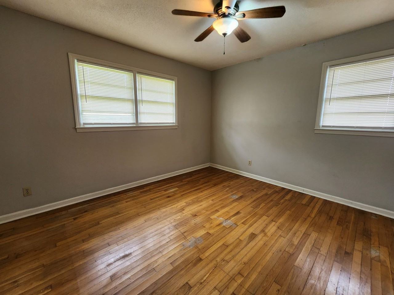 1218 Thomwal St - Photo 7 of 13