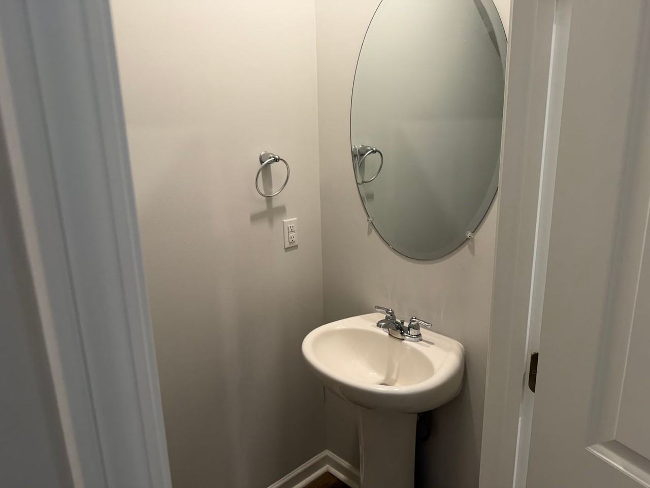 1407 Walker Way - Photo 6 of 17