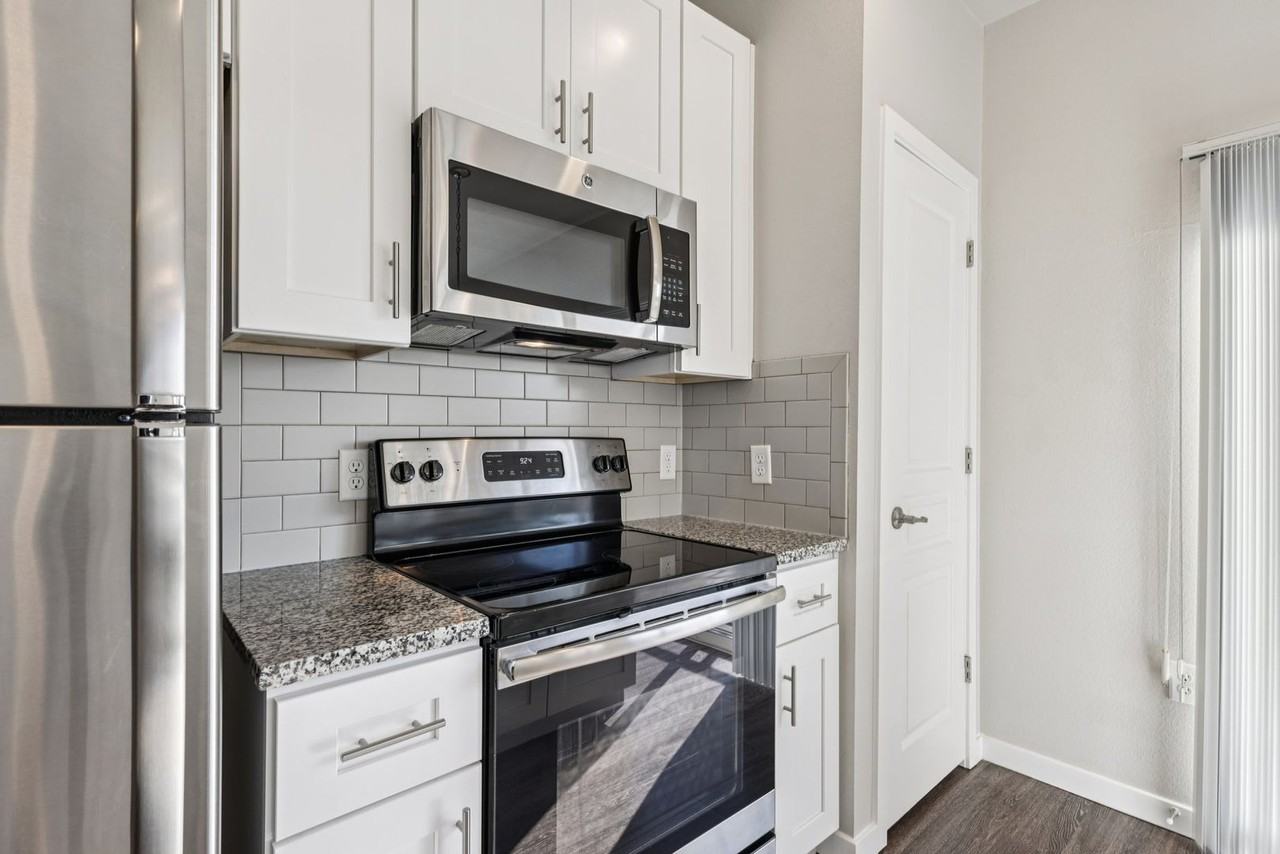22 Spruce - Photo 6 of 18