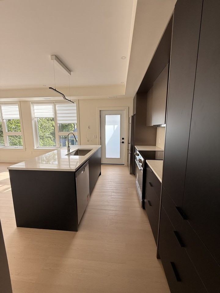 846 Robie St - Photo 3 of 13