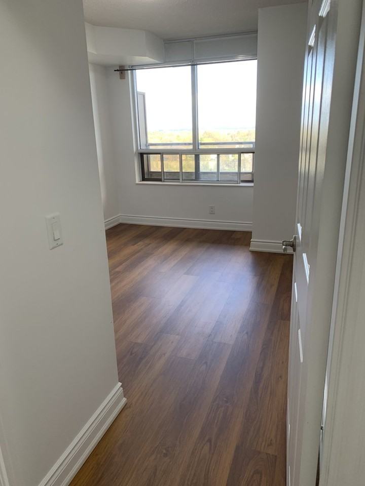 78 Harrison Garden Blvd - Photo 6 of 10