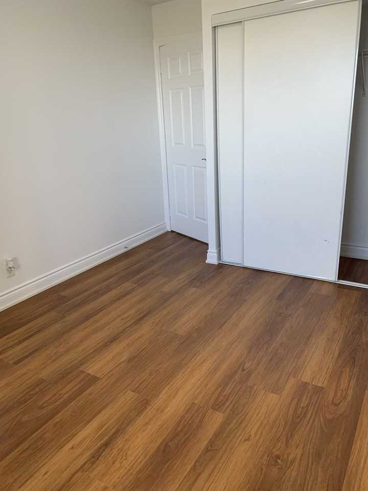 78 Harrison Garden Blvd - Photo 7 of 10