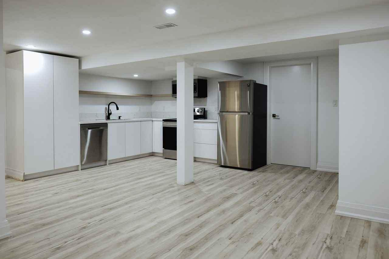6 Mooreshead Dr - Photo 7 of 20