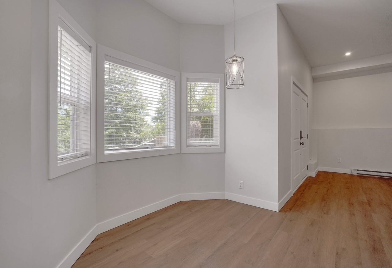 3180 Sylvia Pl - Photo 3 of 9