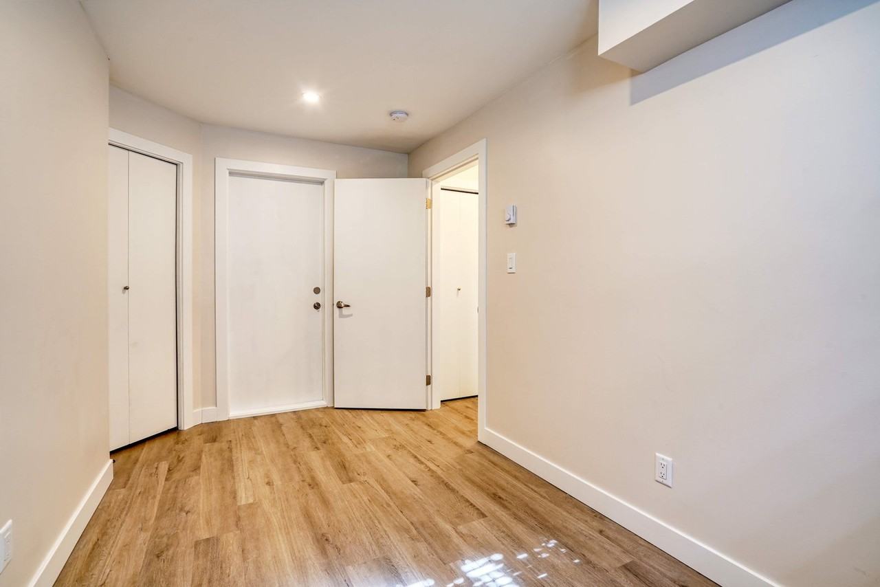 3180 Sylvia Pl - Photo 6 of 9