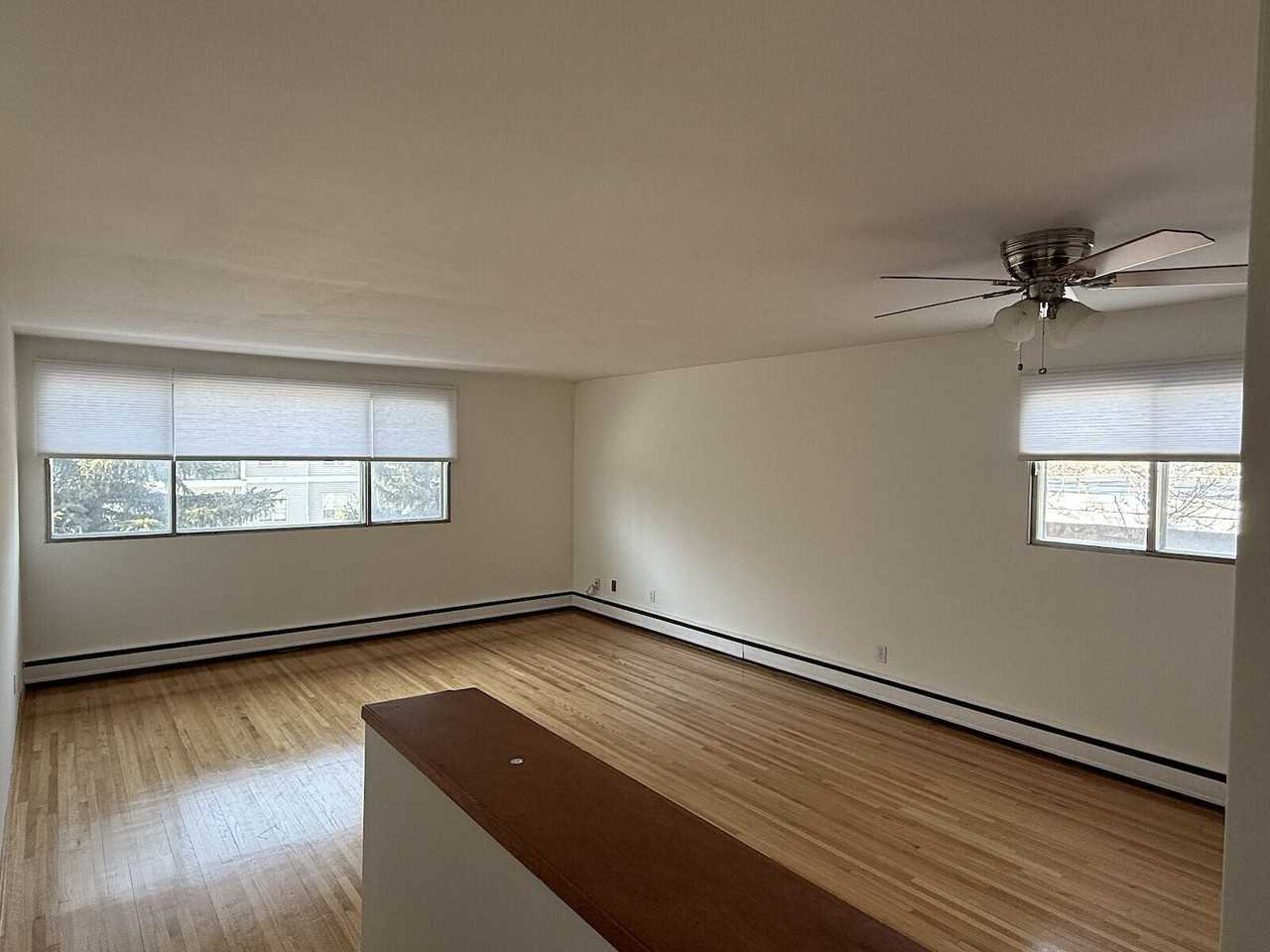 2428 14 St Sw - Photo 6 of 18