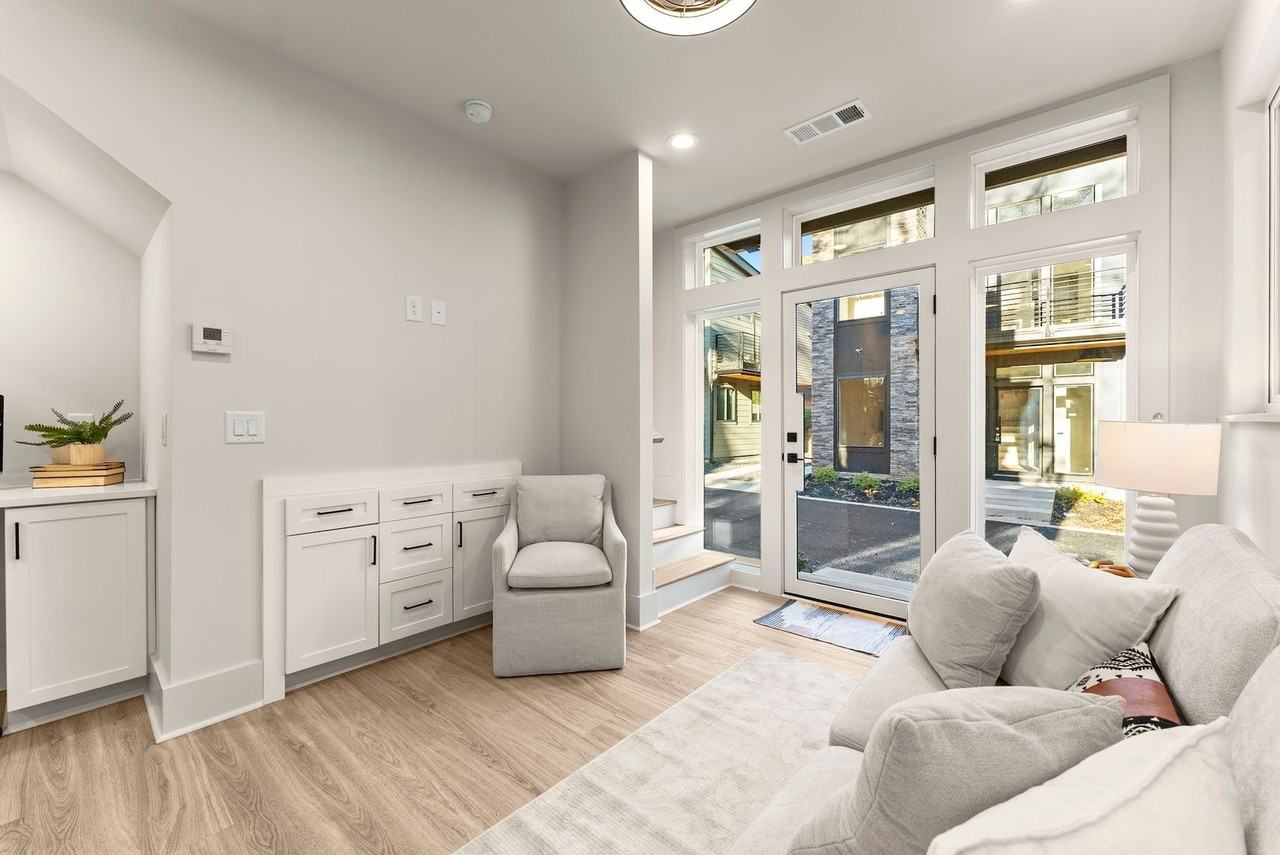 521 Washington Street - Photo 3 of 20