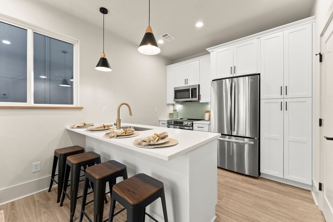 521 Washington Street - Photo 4 of 20
