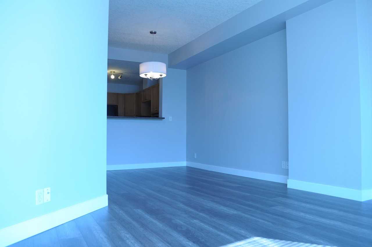 1053 10 St Sw - Photo 7 of 18