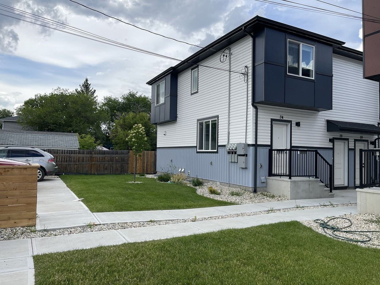 10975 72 Ave Nw - Photo 3 of 27