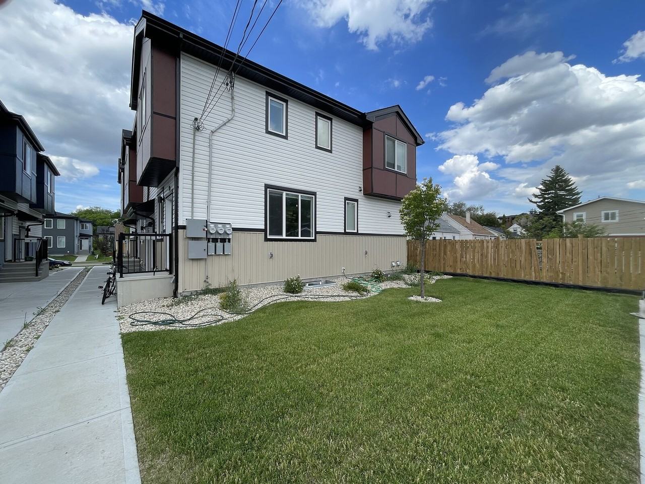 10975 72 Ave Nw - Photo 4 of 27
