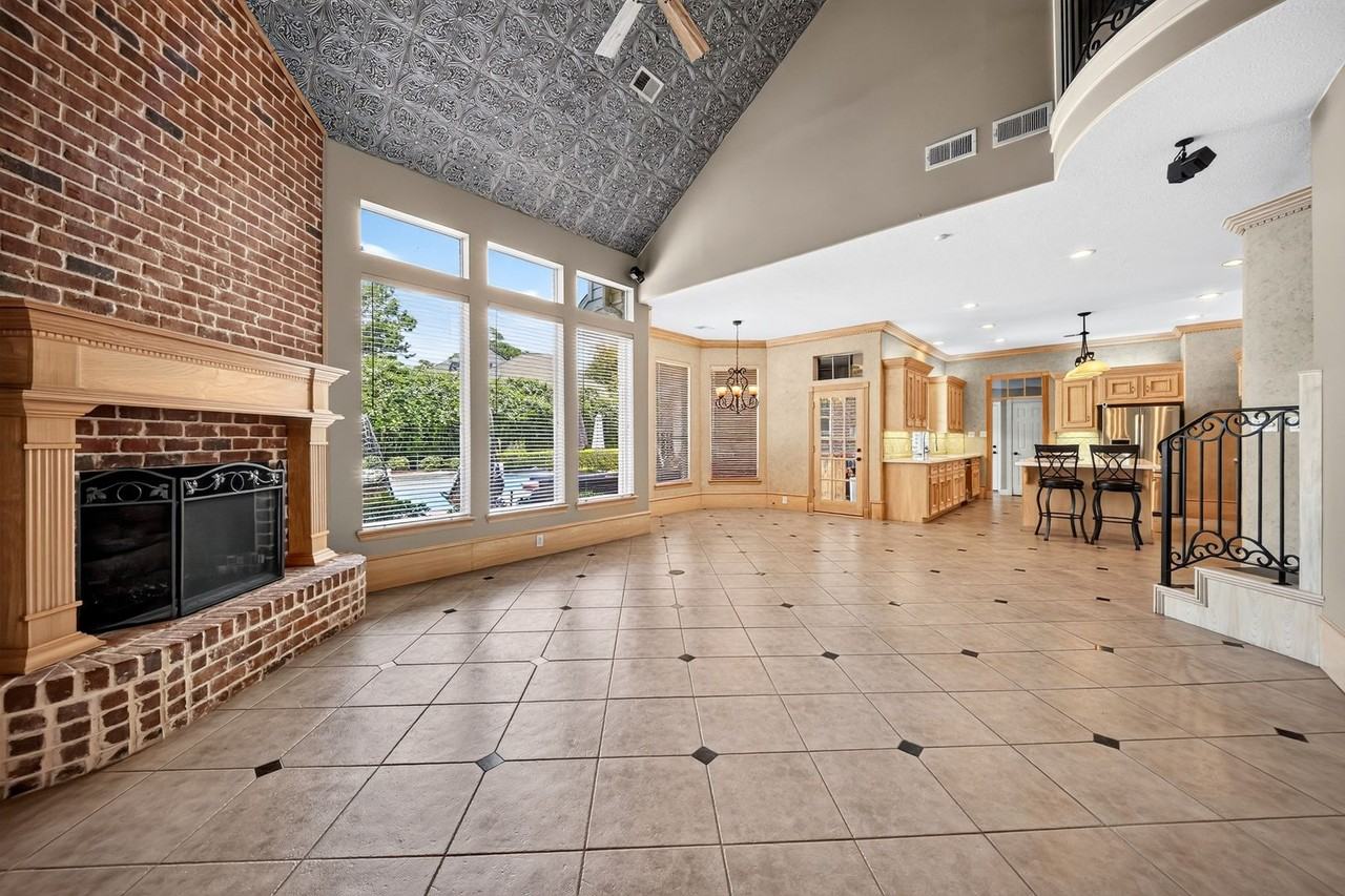 16410 Emilia Ct - Photo 6 of 42