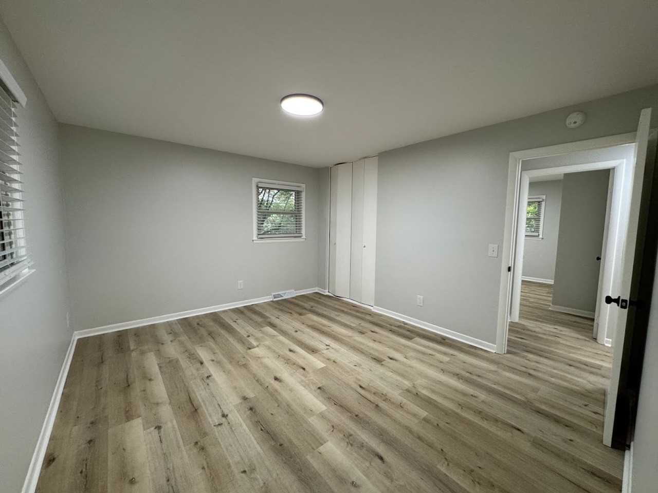 2205 Hathaway Dr - Photo 4 of 50