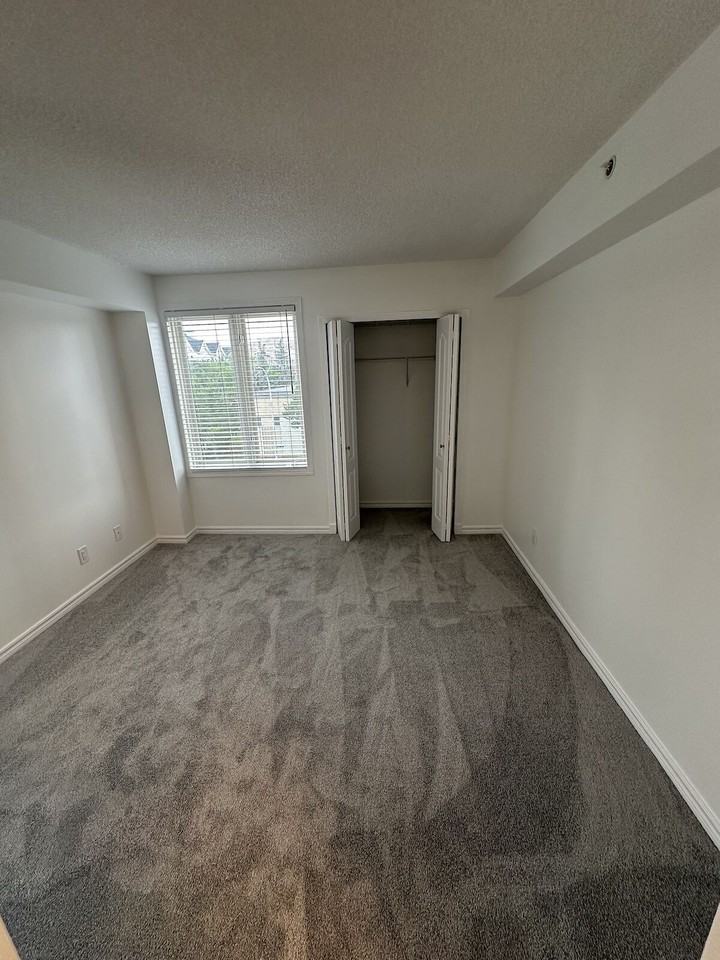 10909 103 Ave Nw - Photo 6 of 16