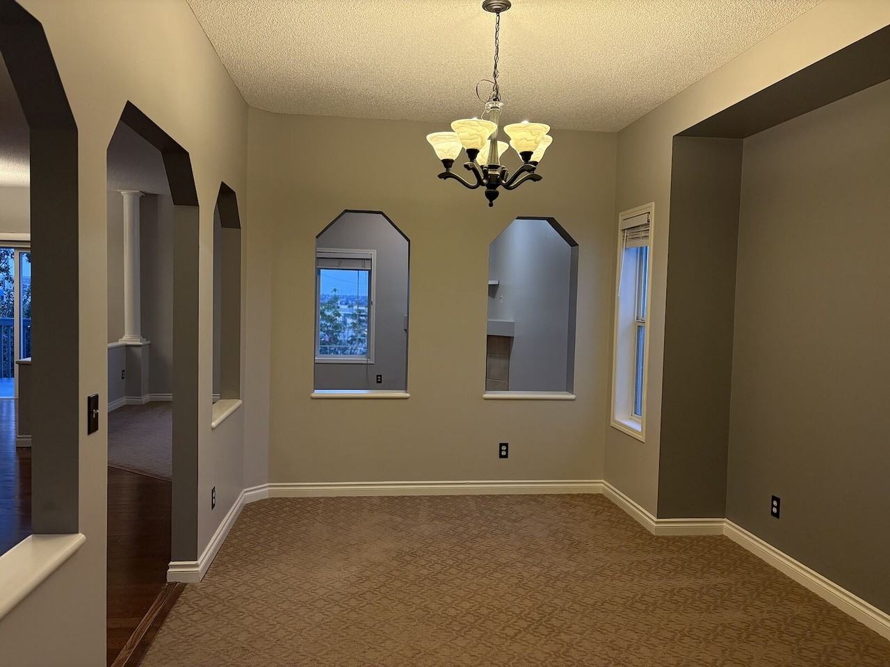 29 Panamount Cres Nw - Photo 3 of 39
