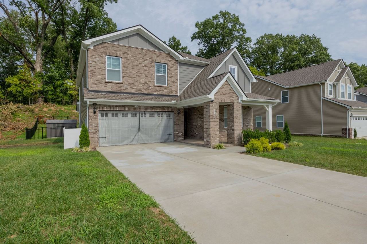 1071 Ross Farms Blvd - Photo 3 of 35