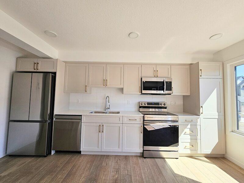 19440 22 Ave Nw - Photo 3 of 25
