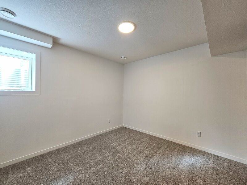 19440 22 Ave Nw - Photo 5 of 25